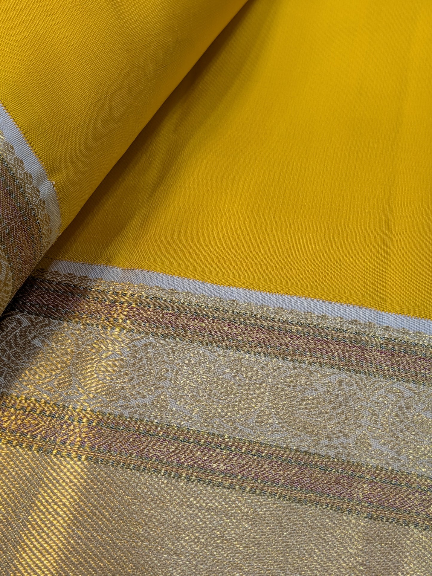 Taarakai – Pure Kanchipuram Silk Handloom Saree in Yellow with Off-White Korvai Border