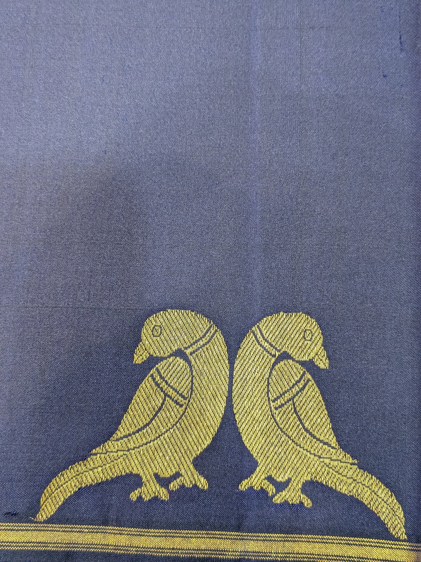 Taarakai – Kanchipuram Pure Handloom Silk in Navy Blue with Twin Birds Border